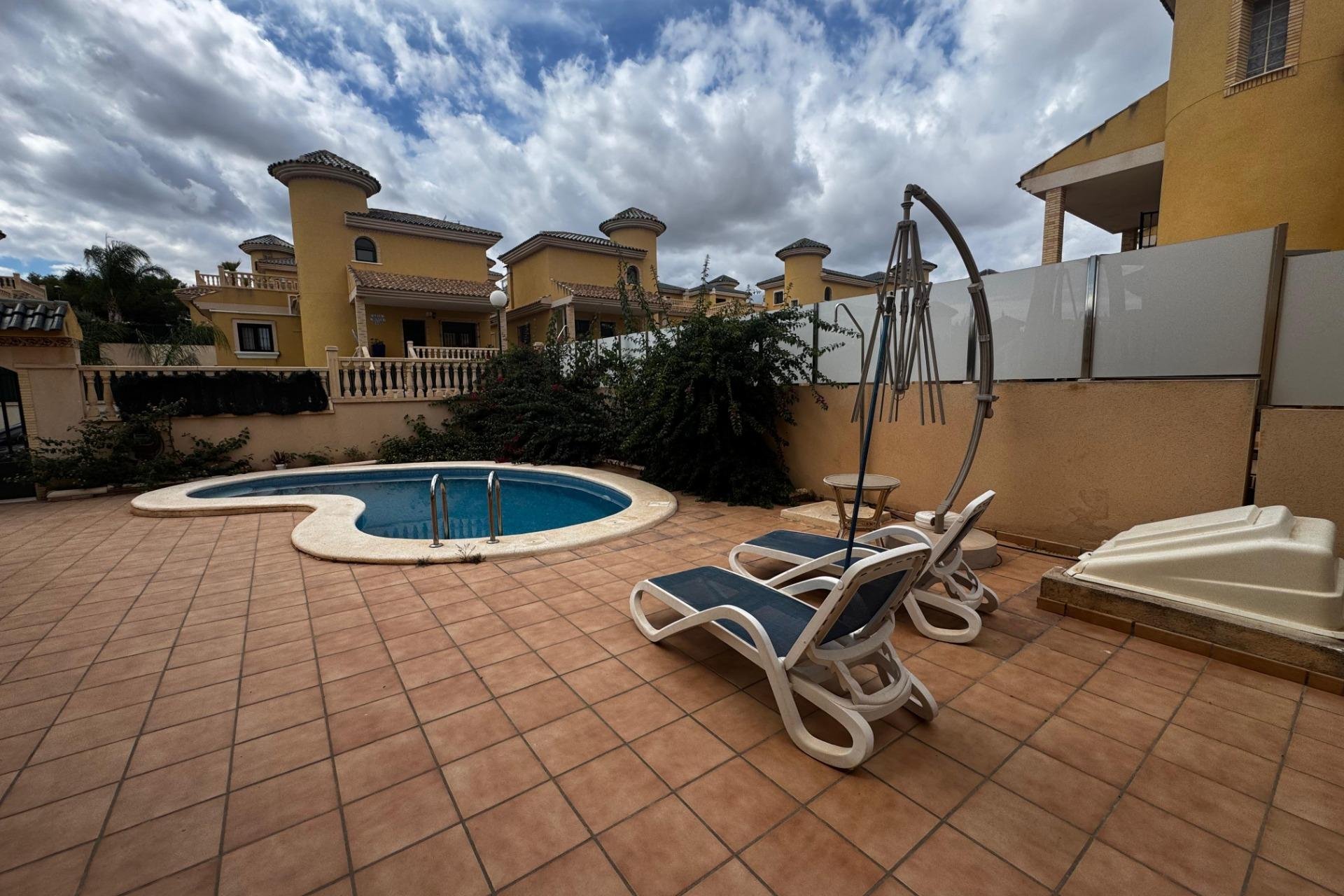 Resale - Villa - Orihuela Costa - PAU 8