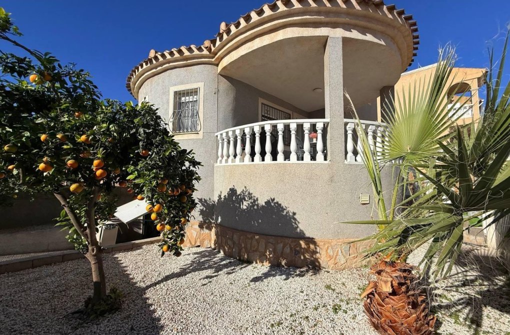Resale - Villa - Orihuela Costa - Playa Flamenca