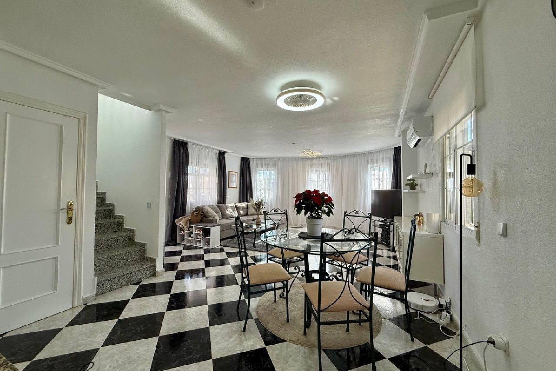 Resale - Villa - Orihuela Costa - Playa Flamenca