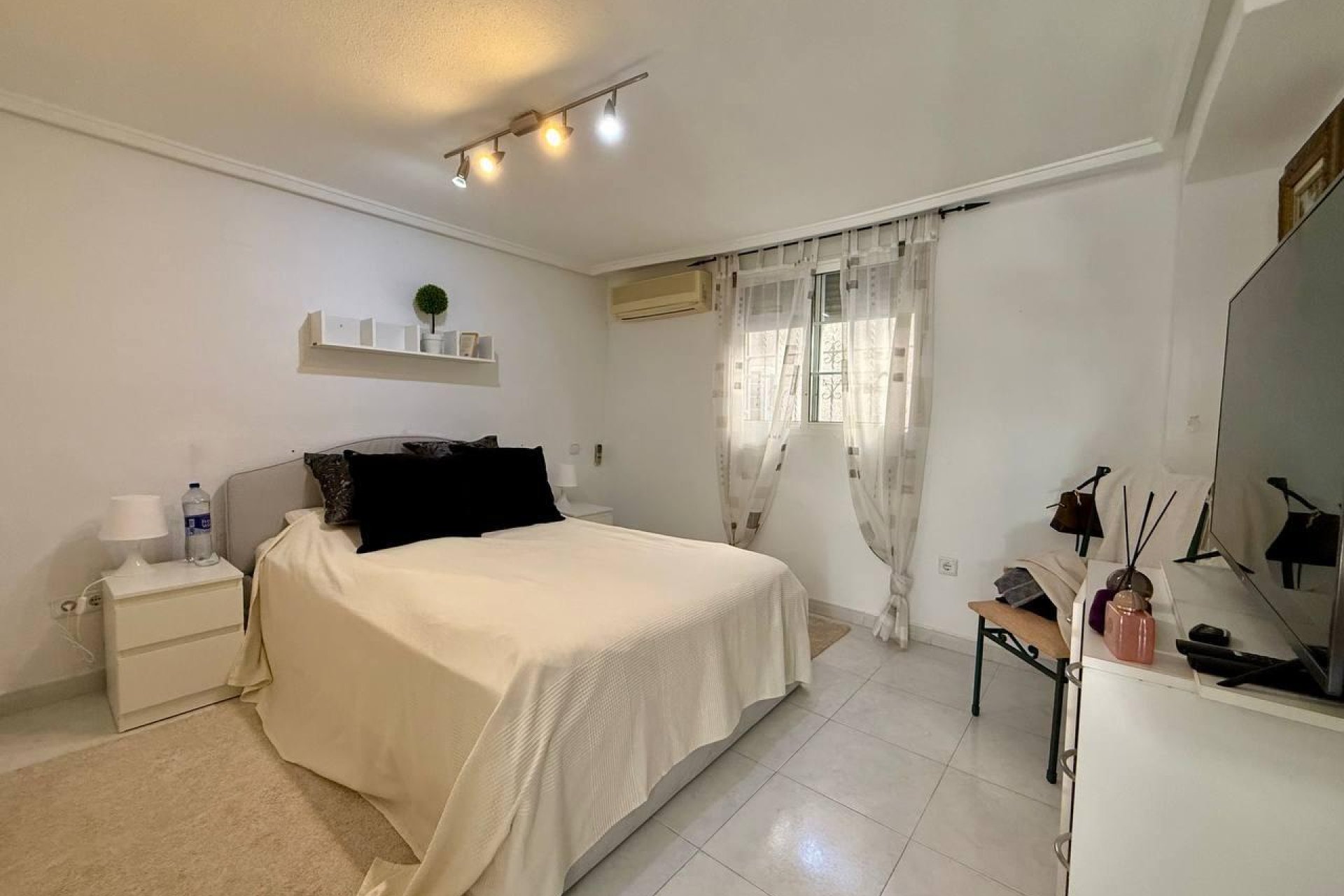 Resale - Villa - Orihuela Costa - Playa Flamenca