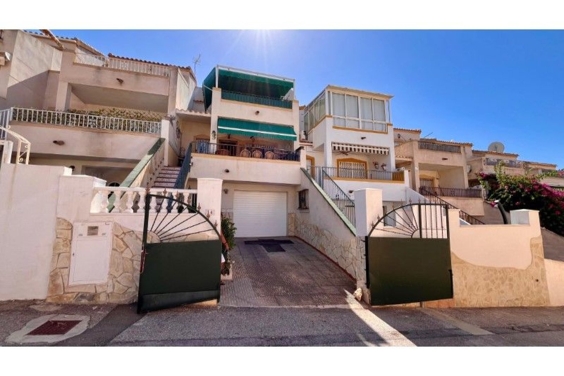 Resale - Villa - Orihuela Costa - Villamartín-Las Filipinas