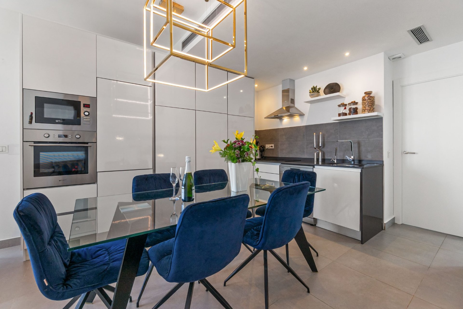 Resale - Villa - Orihuela Costa - Villamartin