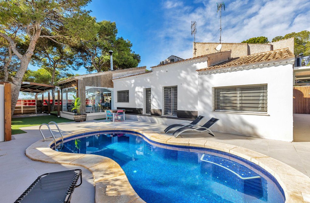 Resale - Villa - Orihuela - Orihuela Costa