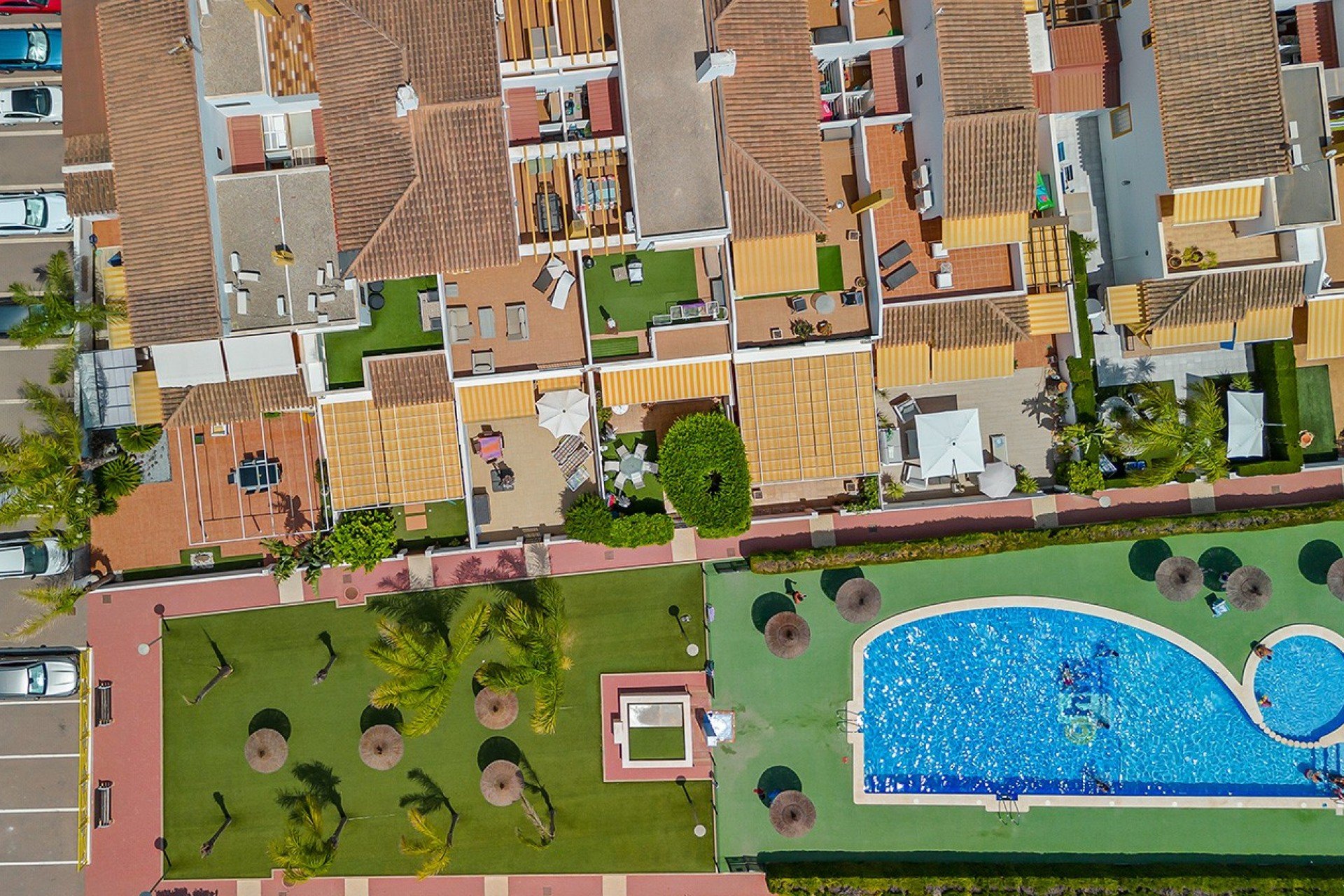 Resale - Villa / Semi-detached - Torre de la Horadada - Pueblo Latino