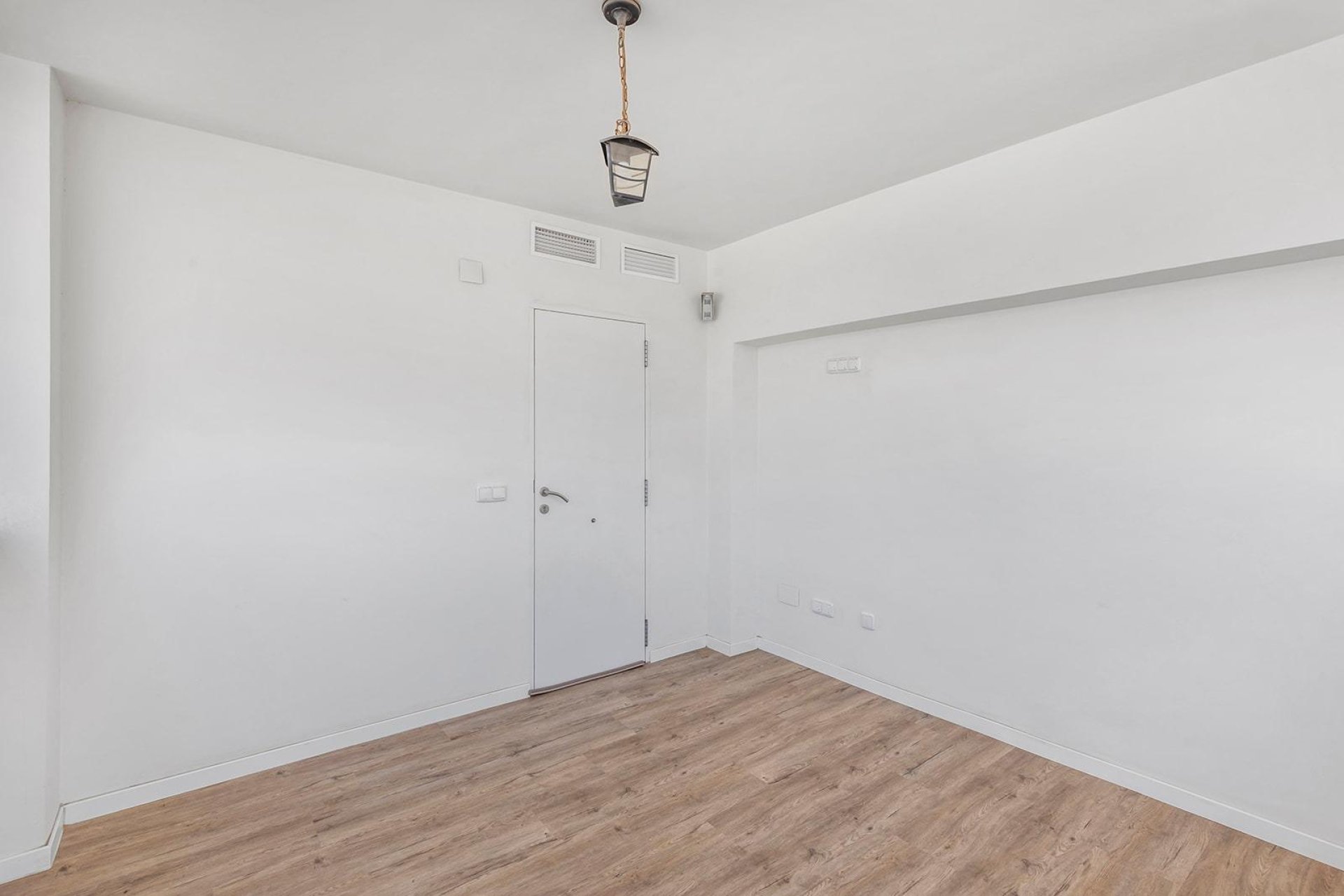 Resale - Villa - Torrevieja - Aguas nuevas 1