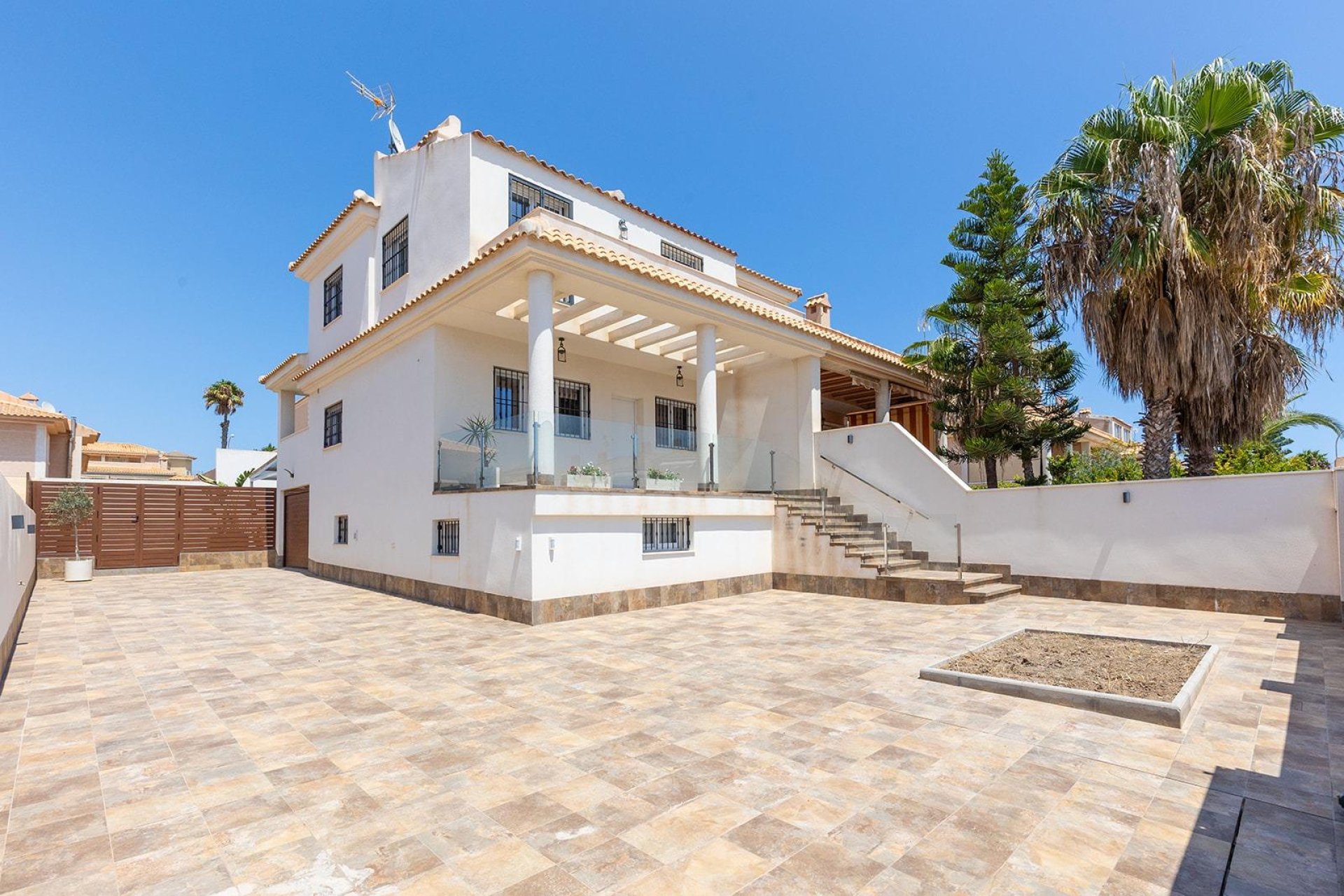 Resale - Villa - Torrevieja - Aguas Nuevas