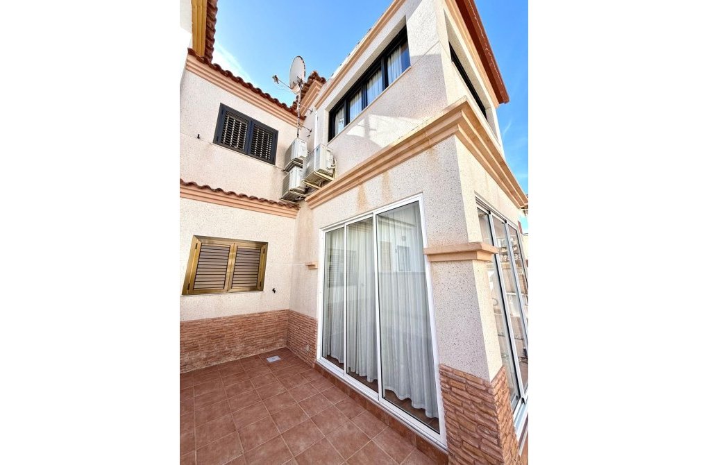 Resale - Villa - Torrevieja - Aguas Nuevas