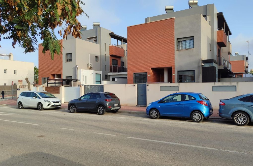 Resale - Villa - Torrevieja - Aguas Nuevas