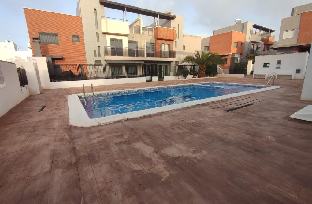 Resale - Villa - Torrevieja - Aguas Nuevas