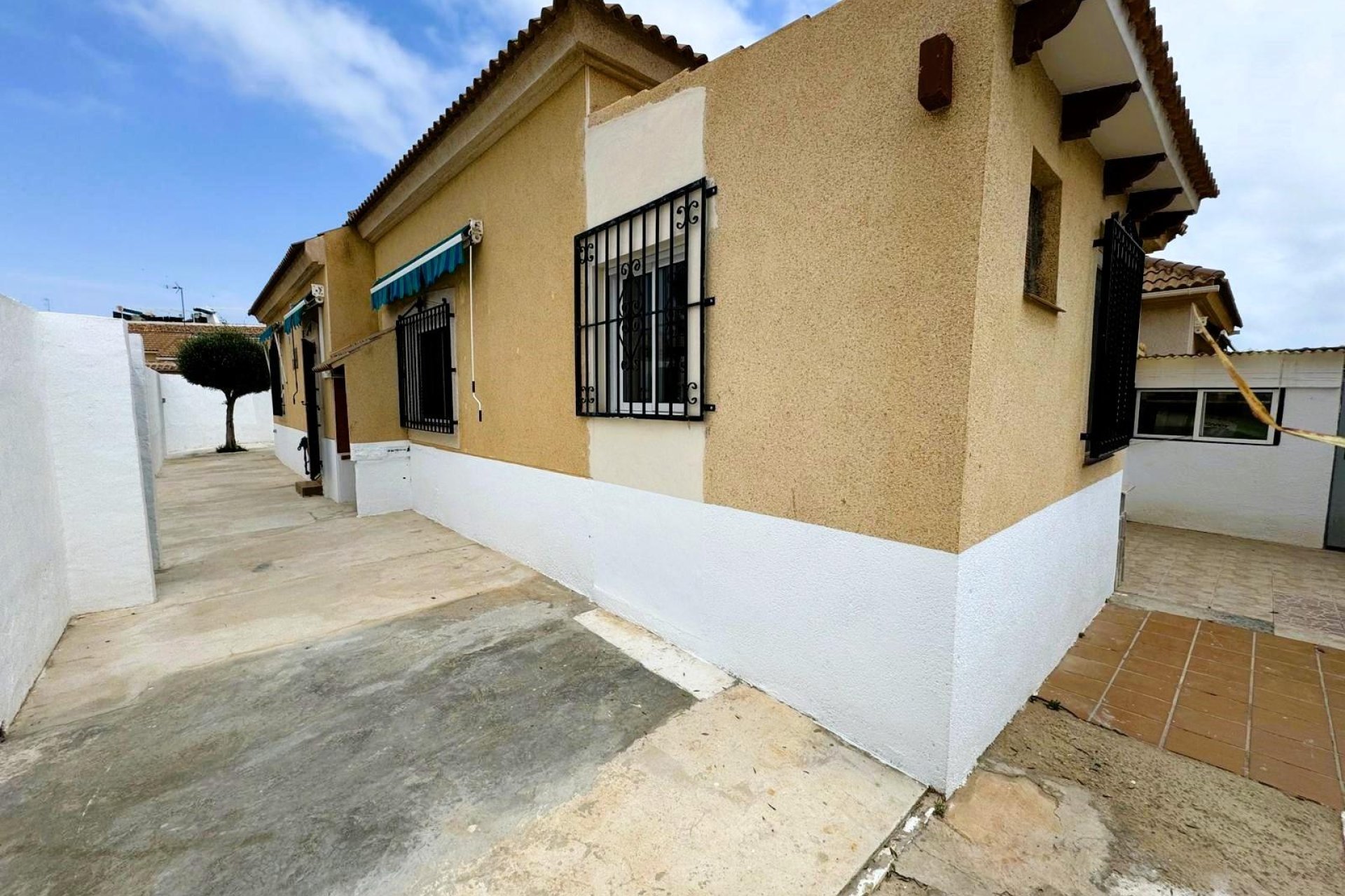 Resale - Villa - Torrevieja - Las calas