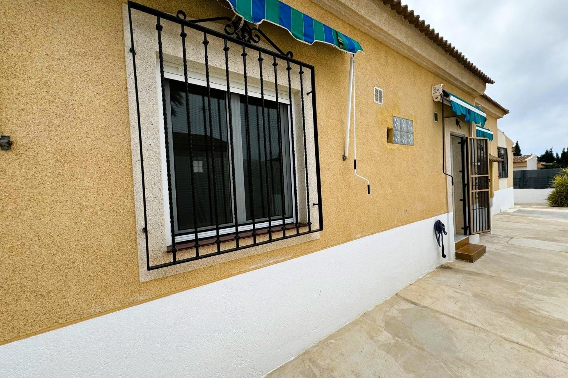 Resale - Villa - Torrevieja - Las calas