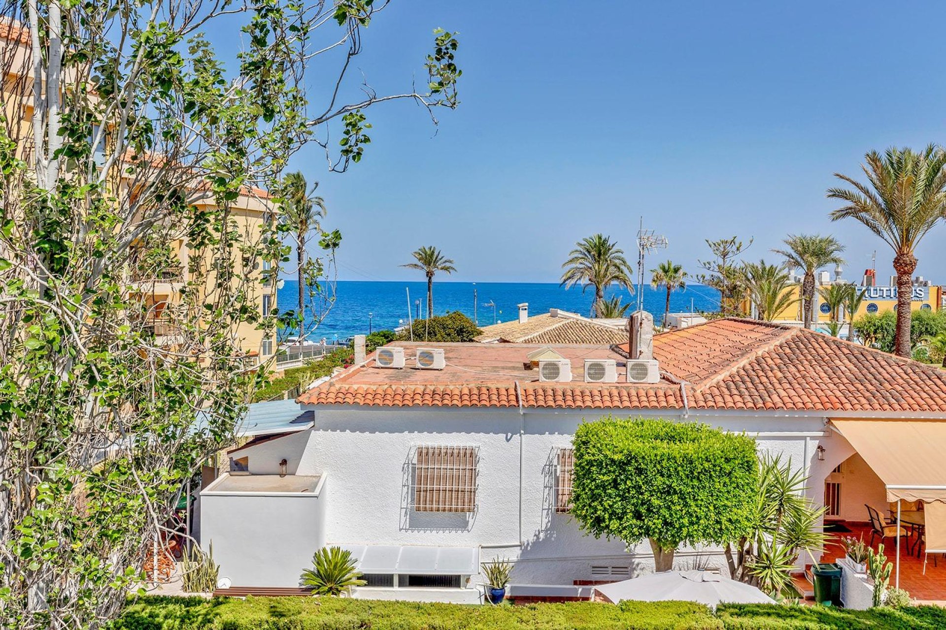 Resale - Villa - Torrevieja - Punta prima