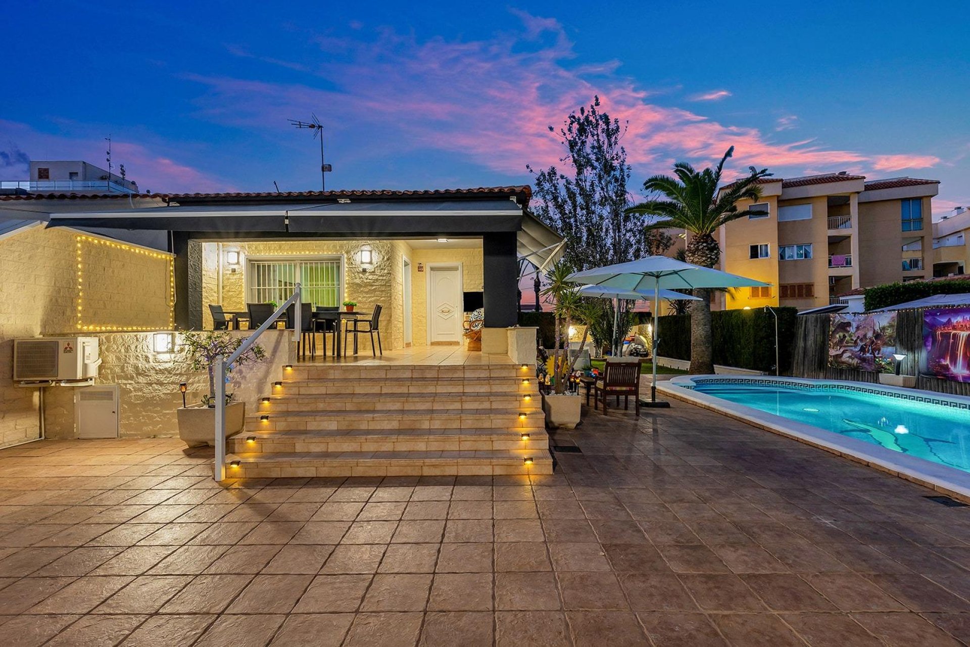 Resale - Villa - Torrevieja - Punta prima