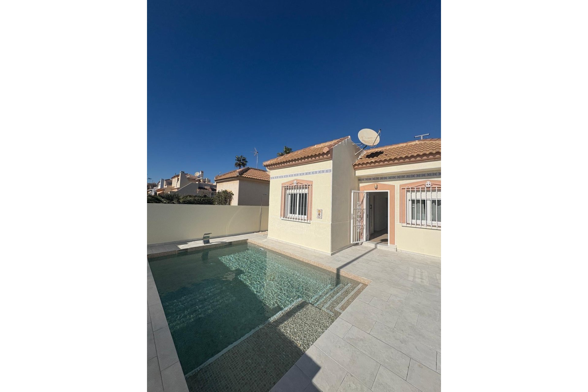 Resale - Villa - Torrevieja - Torreblanca