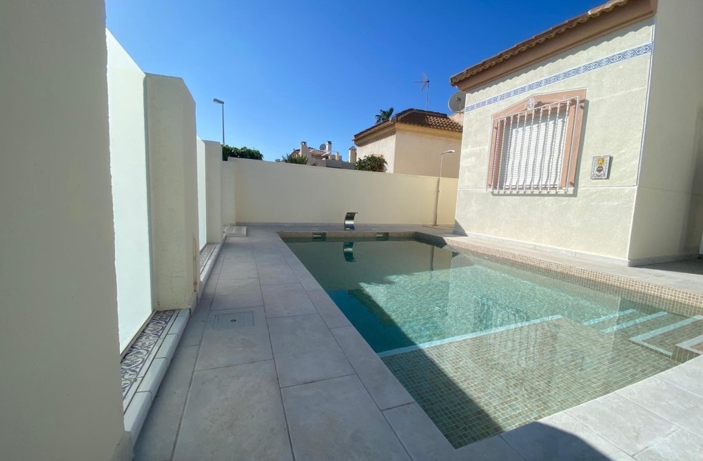 Resale - Villa - Torrevieja - Torreblanca