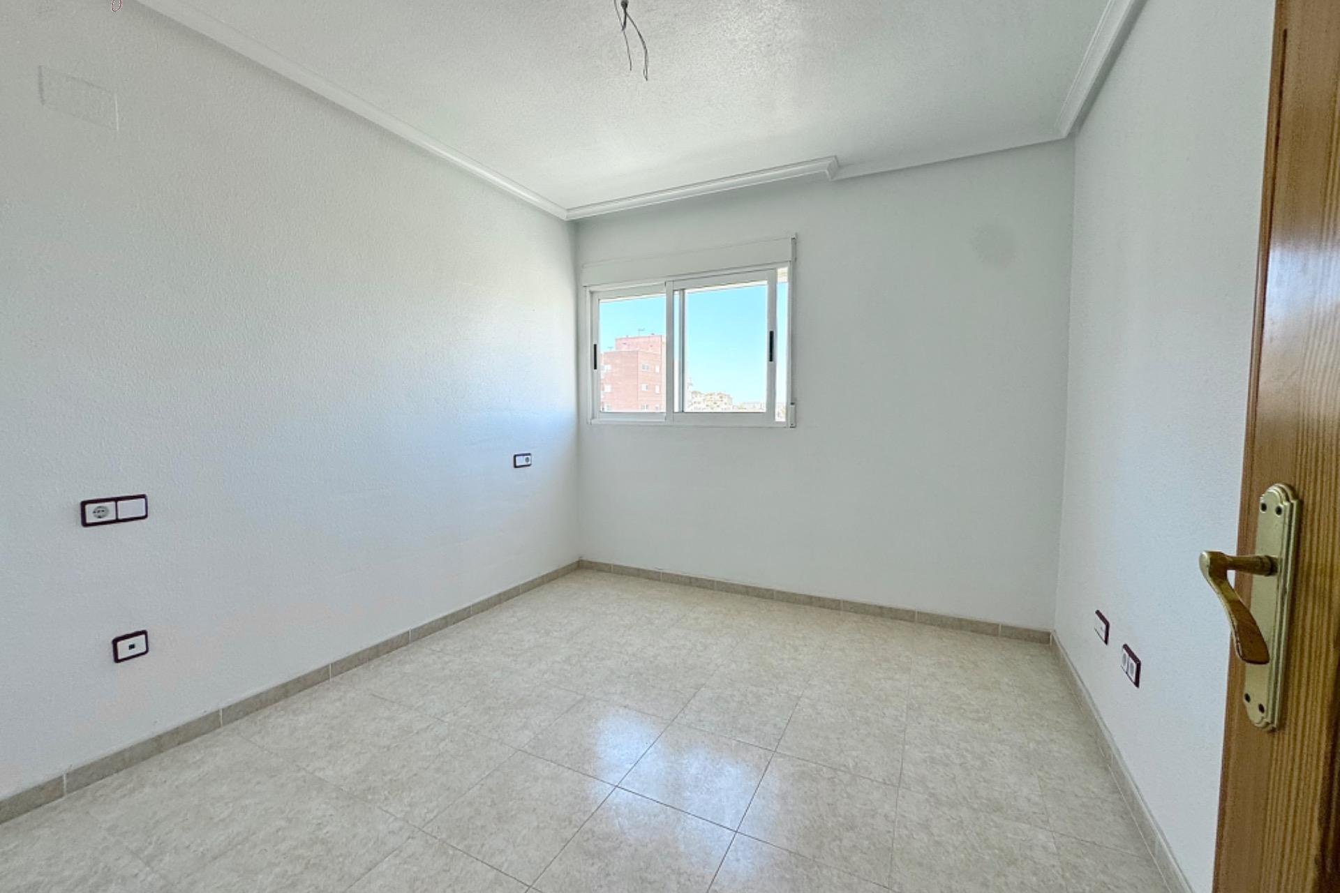 Reventa - Apartamento - Torrevieja - Aguas nuevas 1