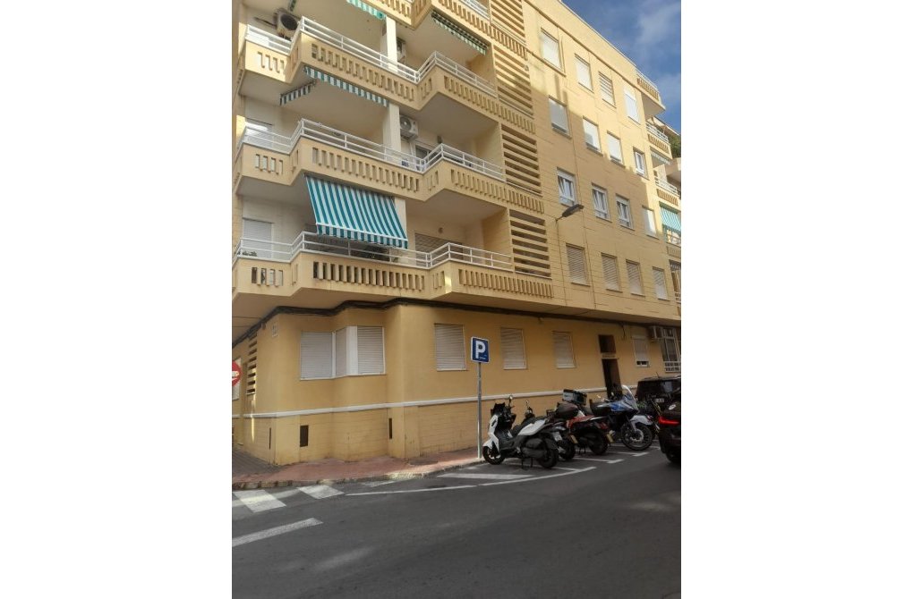 Reventa - Apartamento - Torrevieja - Las Piscinas Naturales