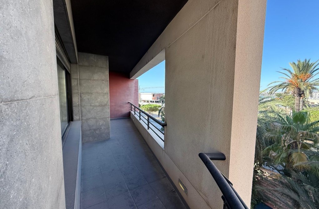 Reventa - Apartamento - Torrevieja - Puerto Deportivo