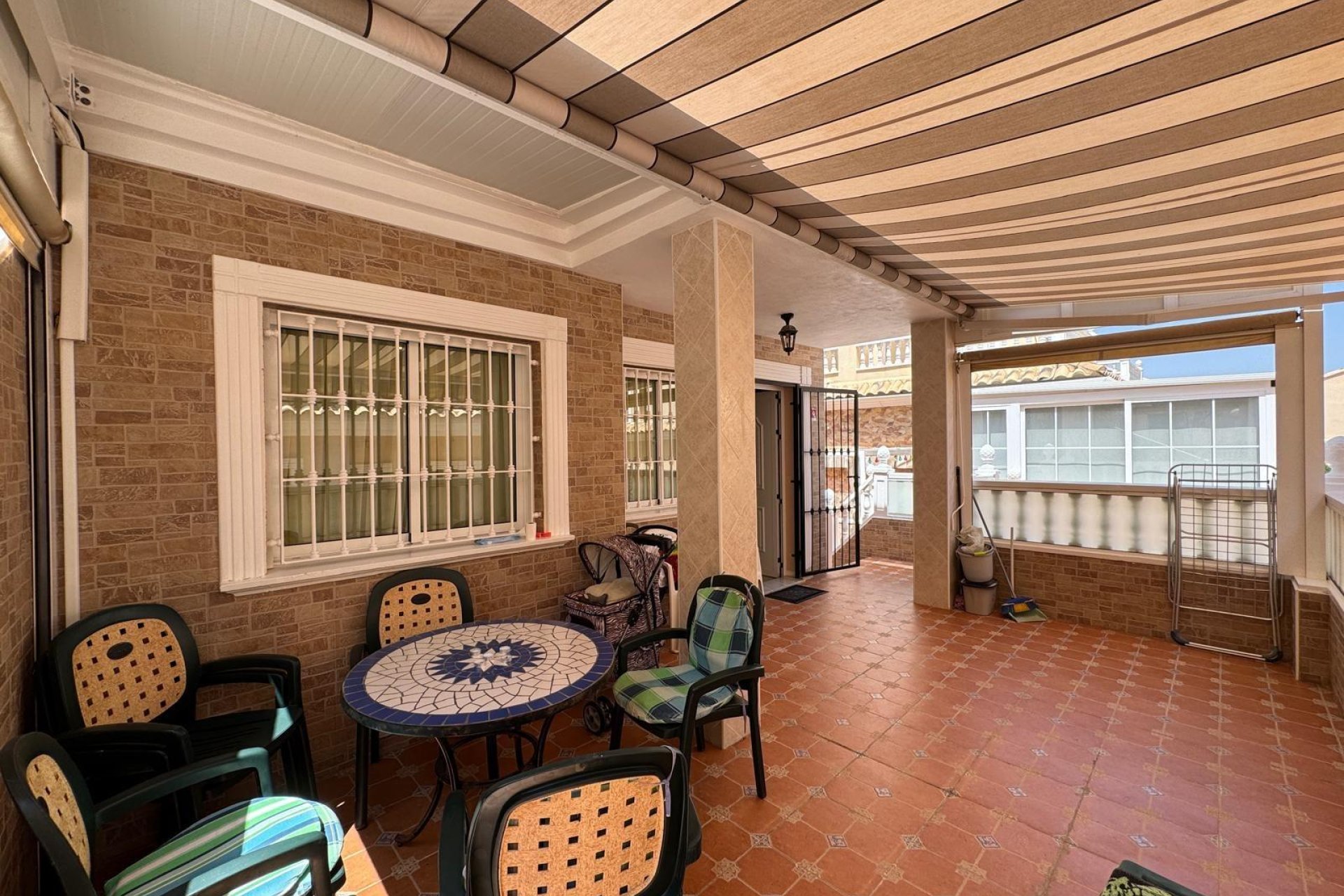 Reventa - Casa adosada - Guardamar del Segura - Urbanizaciones