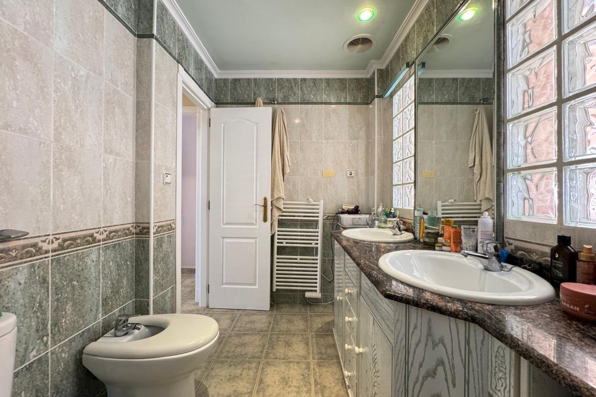 Reventa - Casa adosada - Guardamar del Segura - Urbanizaciones