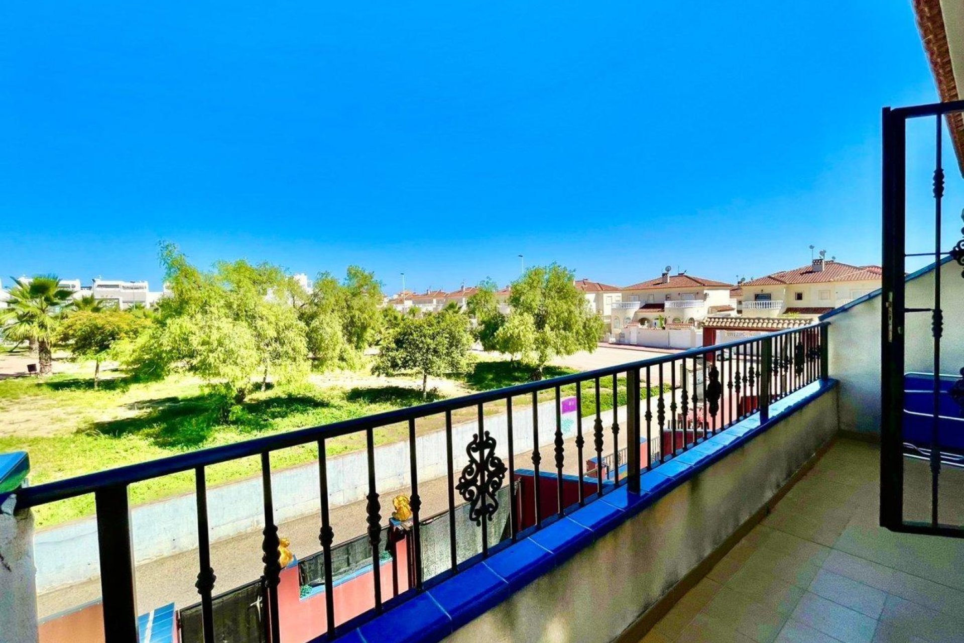 Reventa - Casa adosada - Torrevieja - Aguas Nuevas