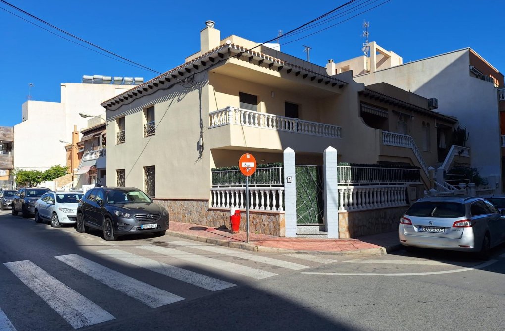 Reventa - Casa adosada - Torrevieja - Centro