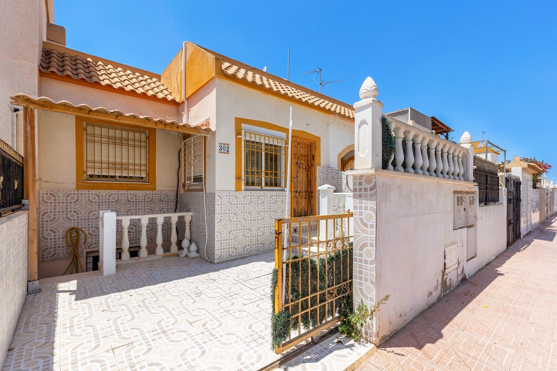 Reventa - Casa adosada - Torrevieja - El limonar