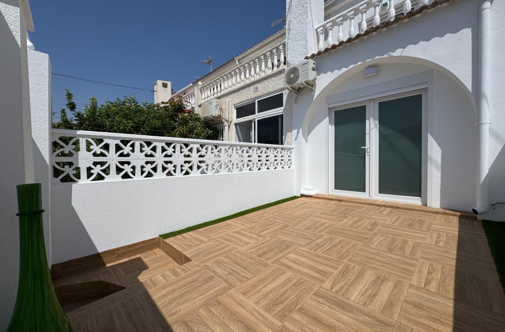 Reventa - Casa adosada - Torrevieja - Playa del cura