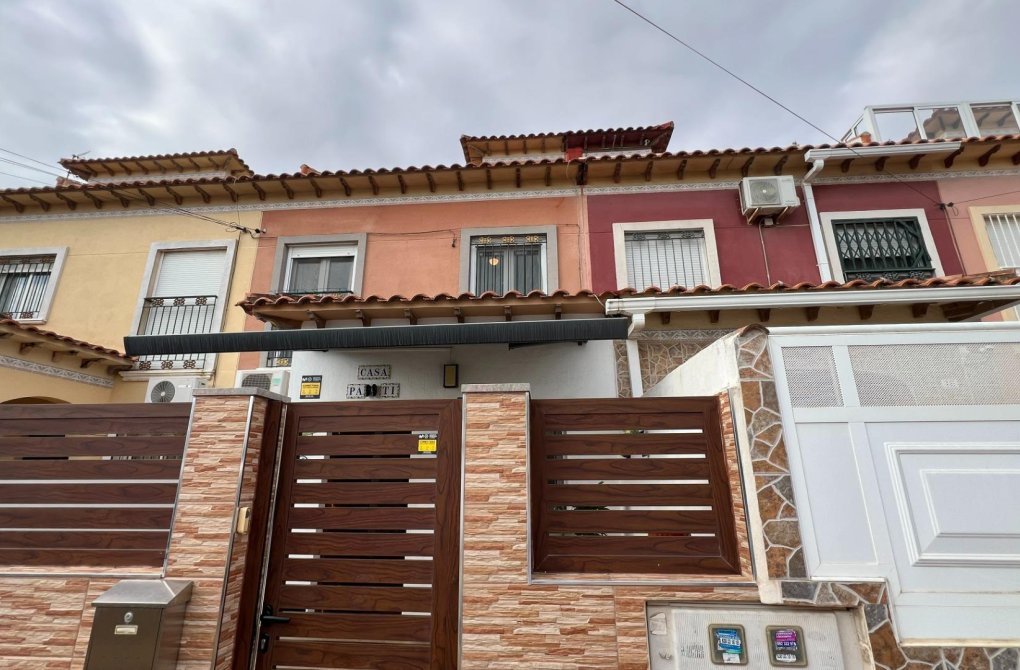 Reventa - Casa adosada - Torrevieja - Torretas