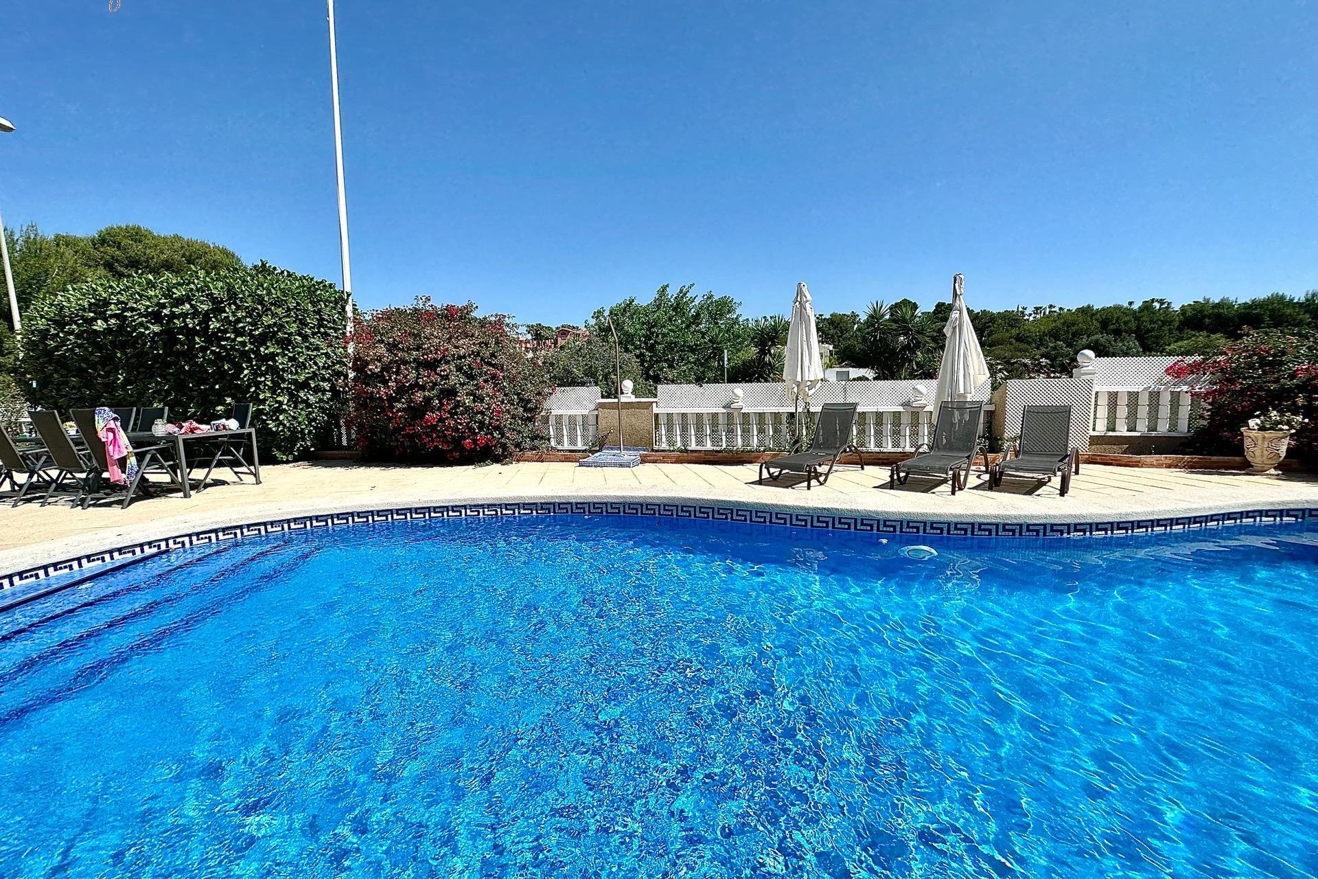 Reventa - Chalet - Orihuela Costa - Villamartin