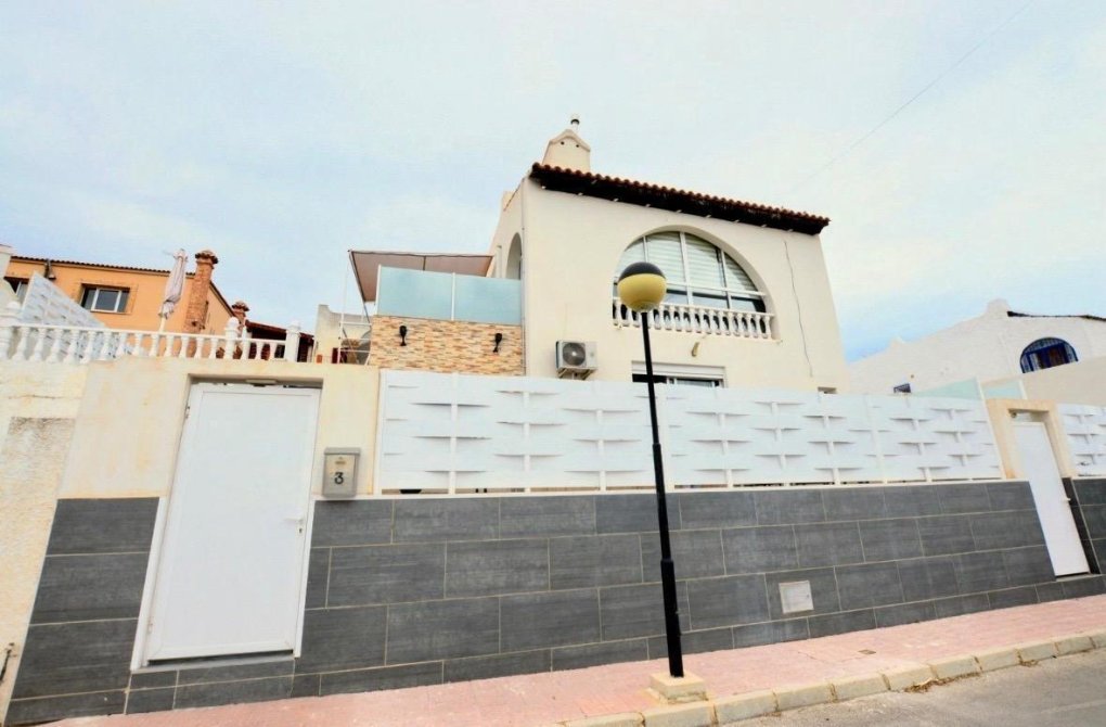 Reventa - Chalet - San Miguel de Salinas - Urbanizacion blue lagoon