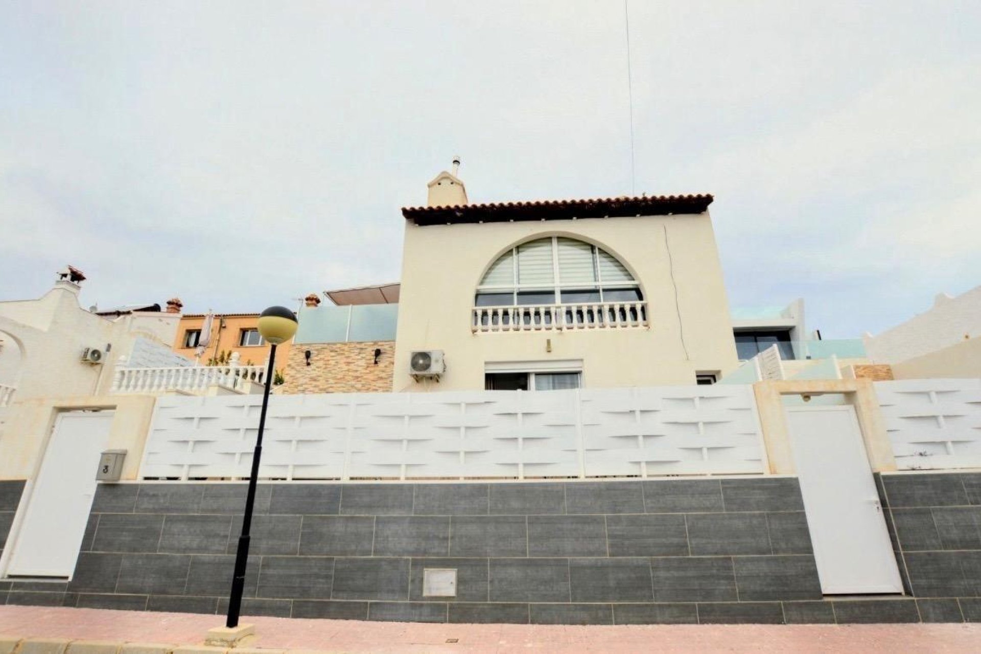 Reventa - Chalet - San Miguel de Salinas - Urbanizacion blue lagoon