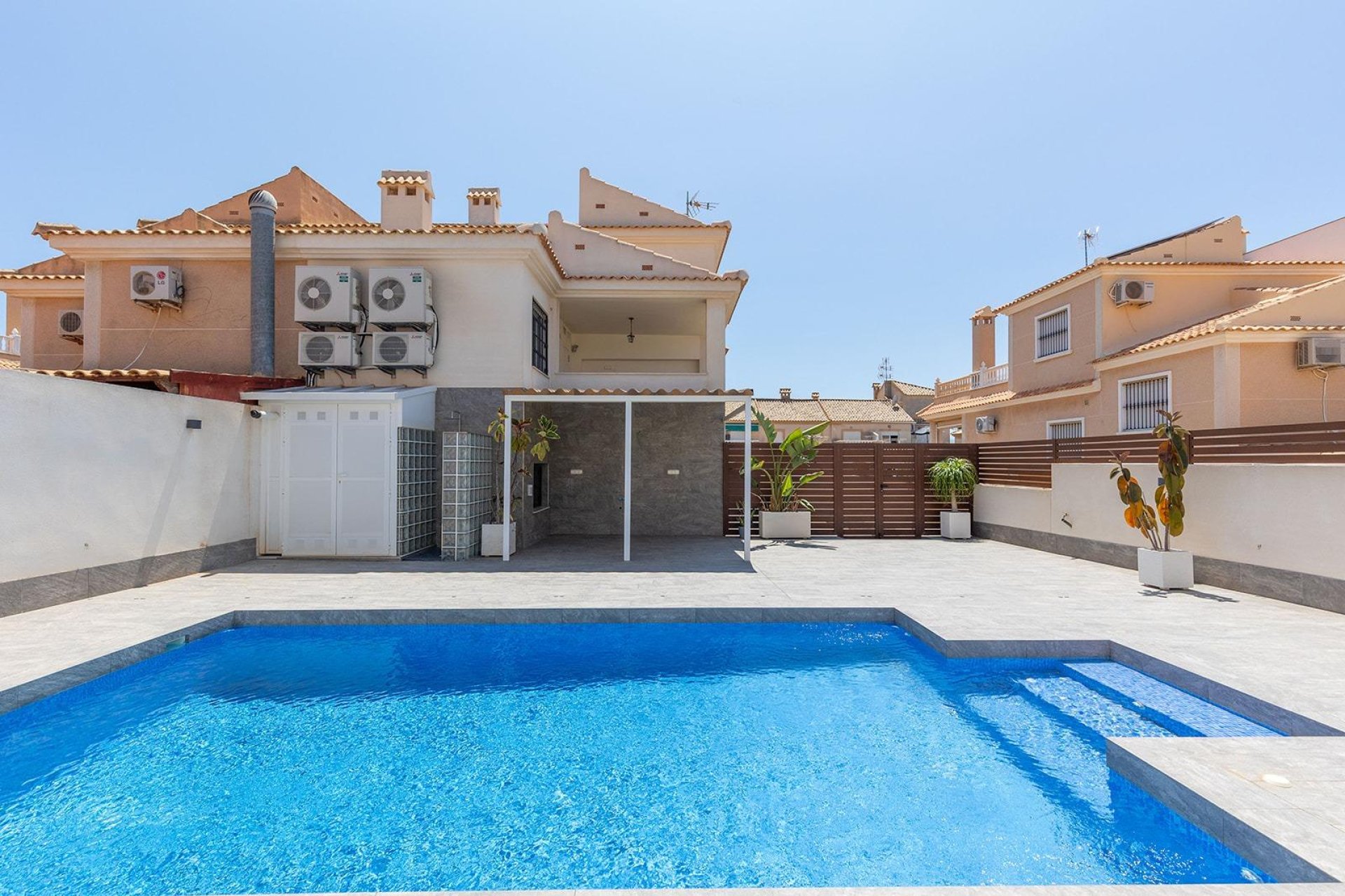 Reventa - Chalet - Torrevieja - Aguas Nuevas