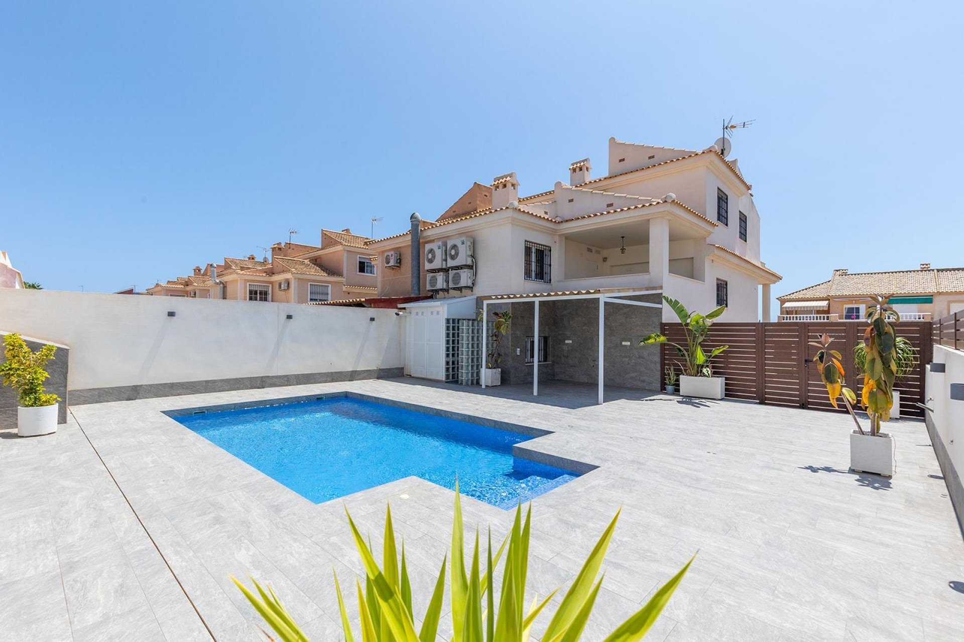 Reventa - Chalet - Torrevieja - Aguas Nuevas