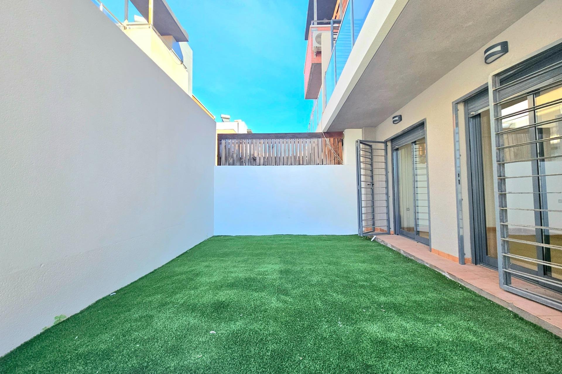 Reventa - Chalet - Torrevieja - Aguas Nuevas