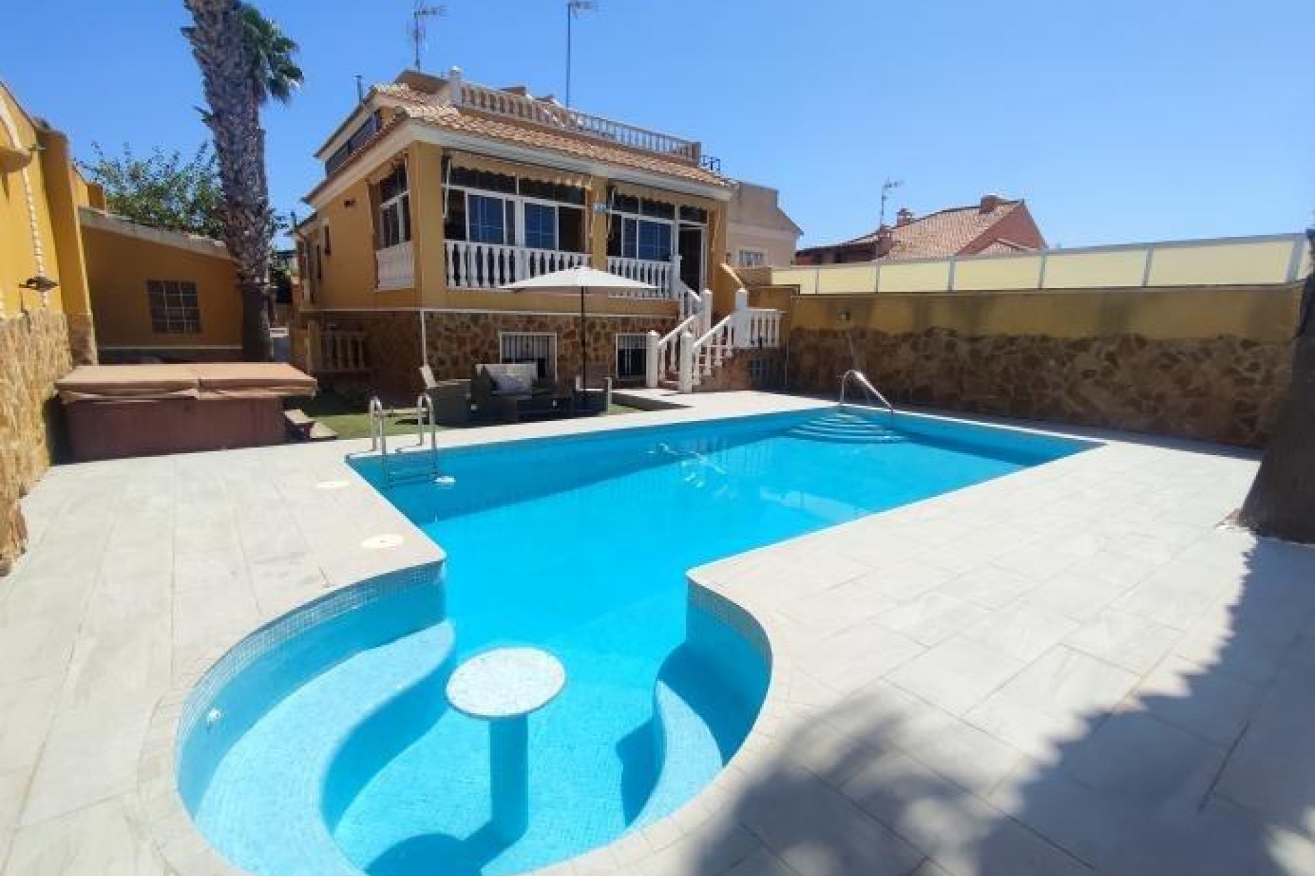 Reventa - Chalet - Torrevieja - Aguas Nuevas