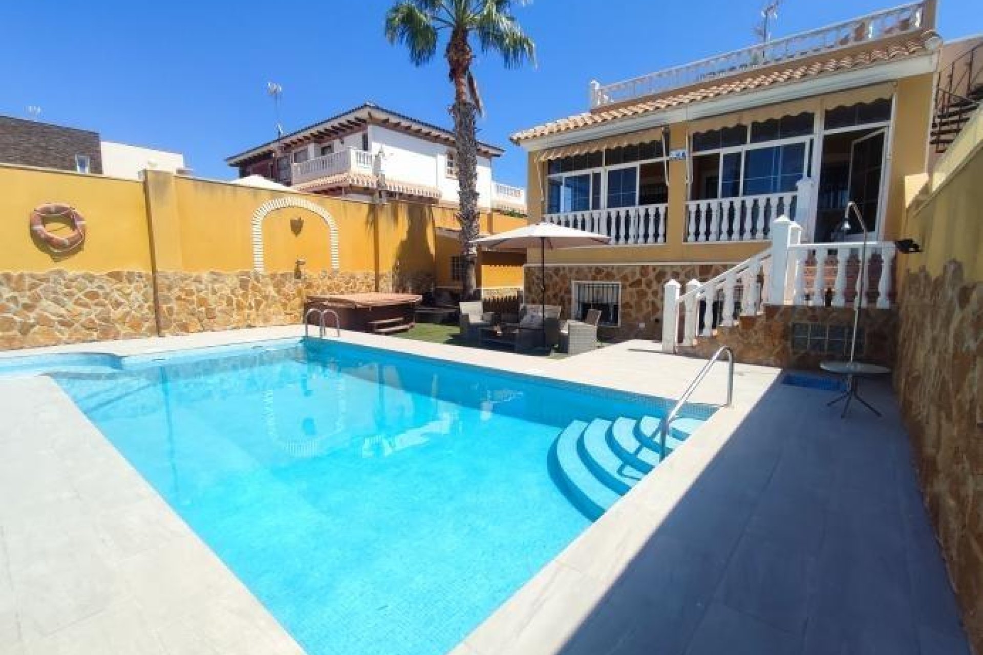 Reventa - Chalet - Torrevieja - Aguas Nuevas