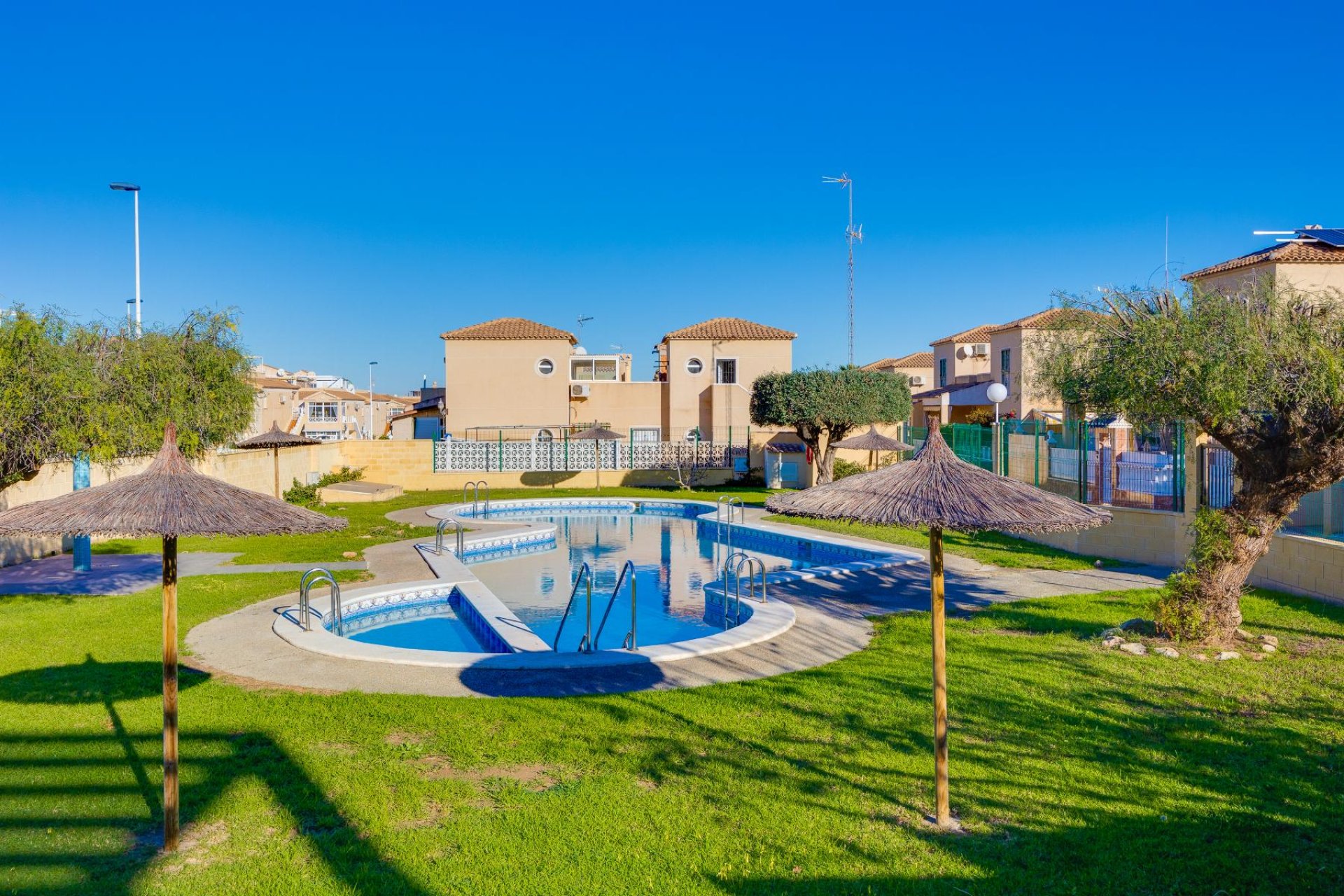 Reventa - Chalet - Torrevieja - Pueblo - Centro