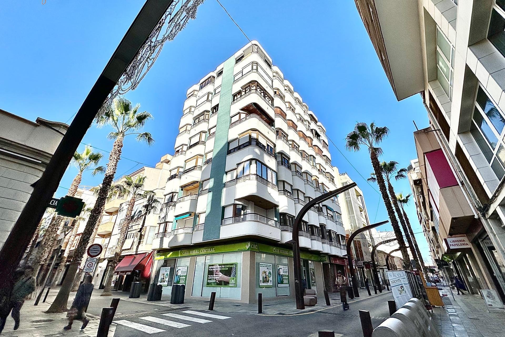 Reventa - Departamento - Torrevieja - Paseo maritimo