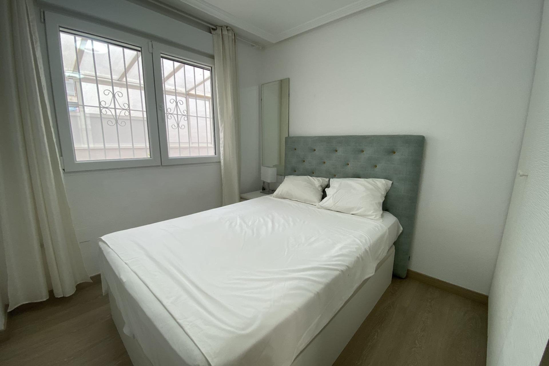 Reventa - Departamento - Torrevieja - Paseo maritimo