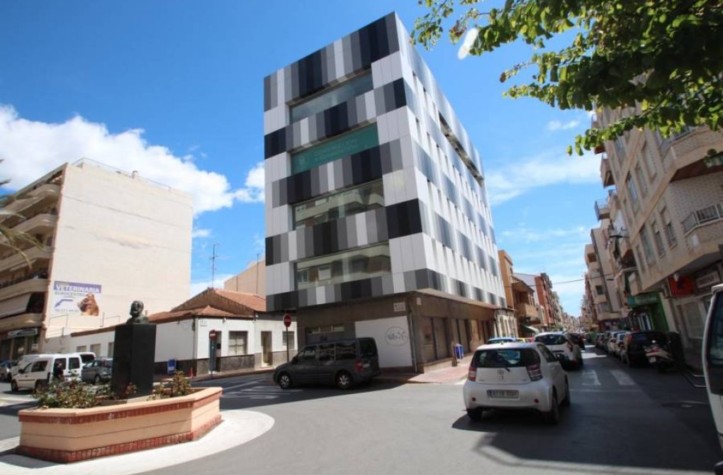 Reventa - Edificio - Torrevieja - Centro