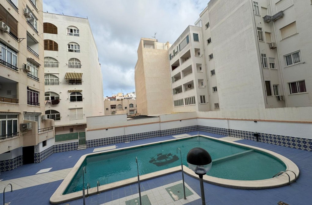 Reventa - Estudio - Torrevieja - Estacion de autobuses