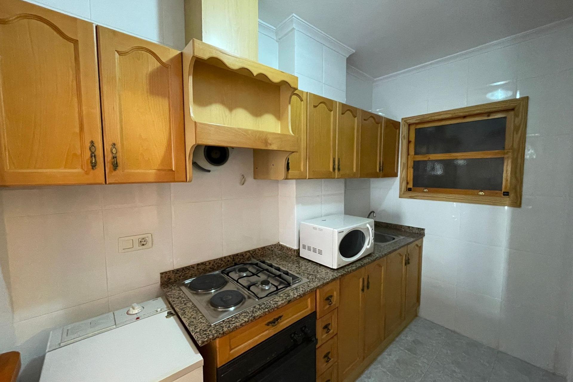 Reventa - Estudio - Torrevieja - Estacion de autobuses