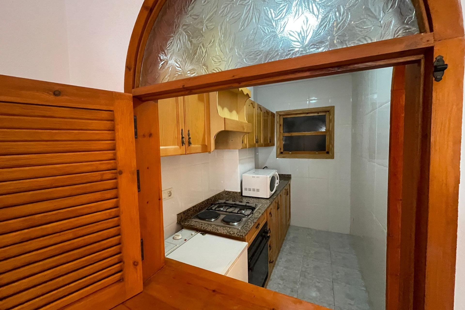 Reventa - Estudio - Torrevieja - Estacion de autobuses