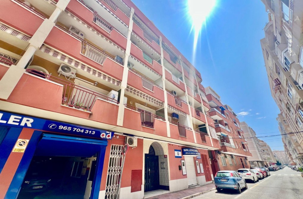 Reventa - Estudio - Torrevieja - Habaneras