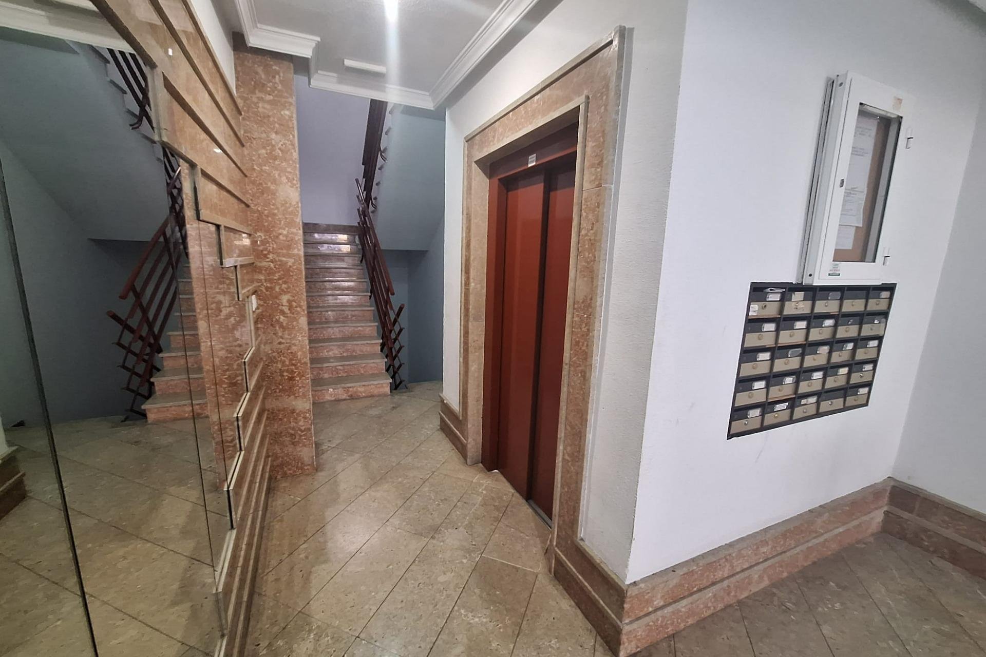 Reventa - Estudio - Torrevieja - Playa de los locos