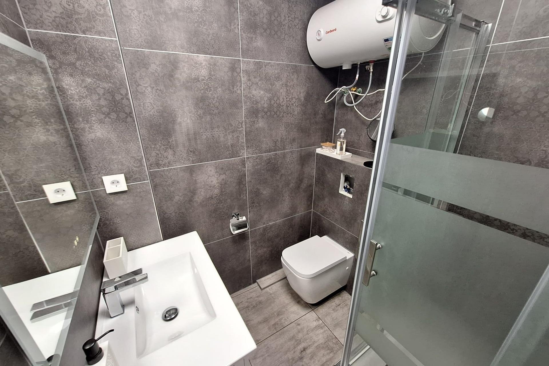 Reventa - Estudio - Torrevieja - Torretas