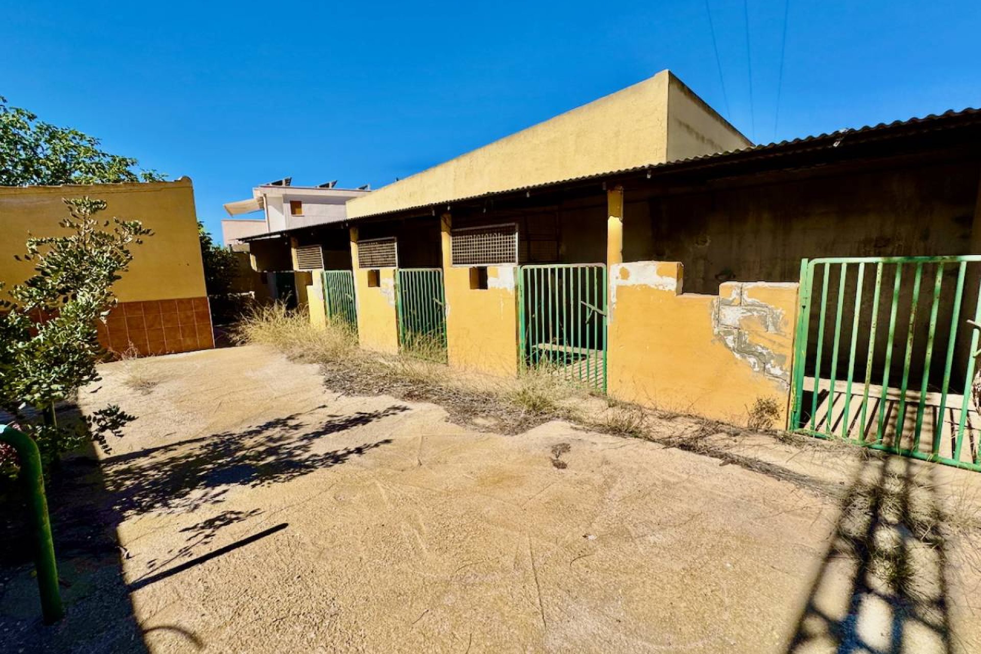 Reventa - Finca / Propiedad de Campo - Los Montesinos