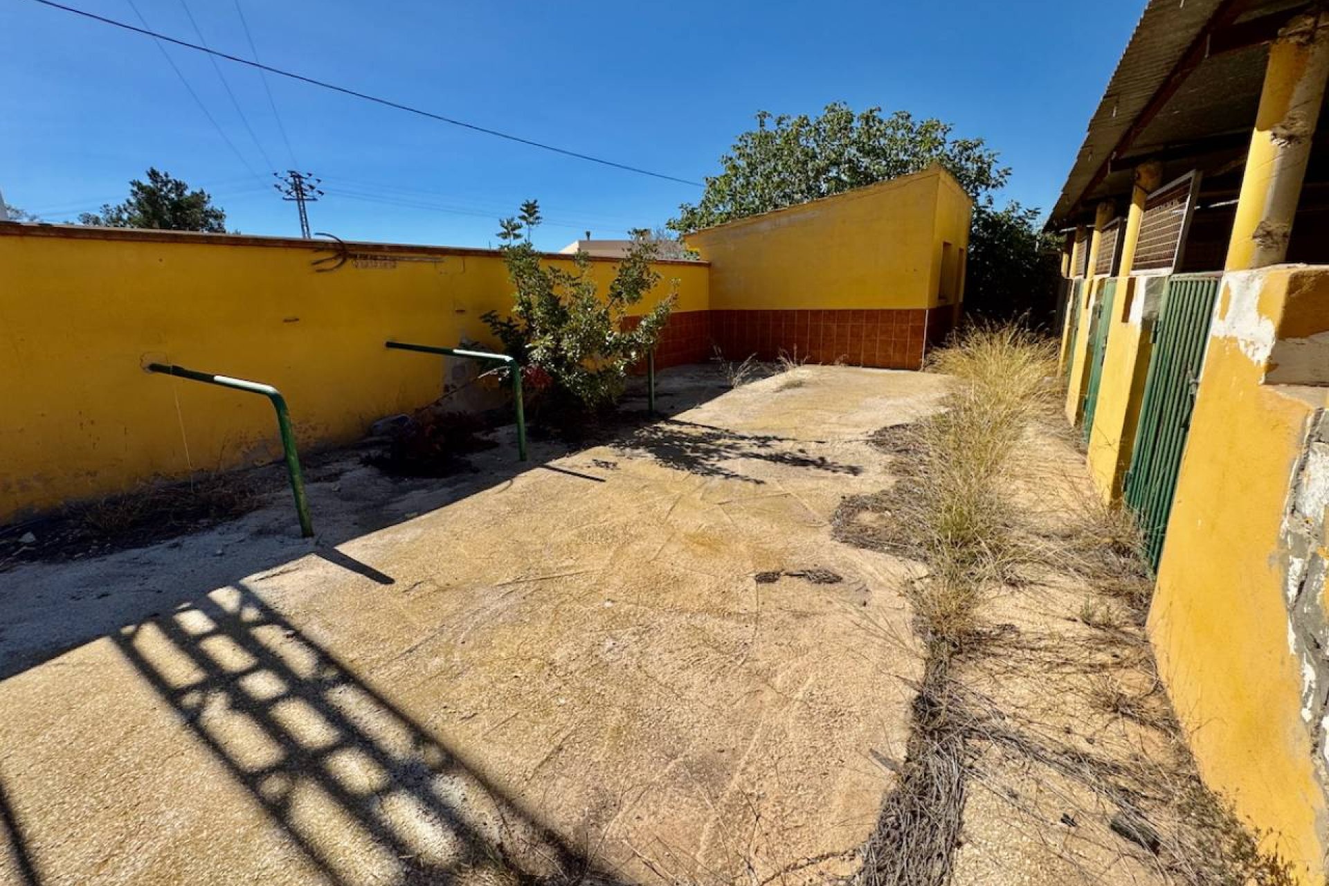 Reventa - Finca / Propiedad de Campo - Los Montesinos