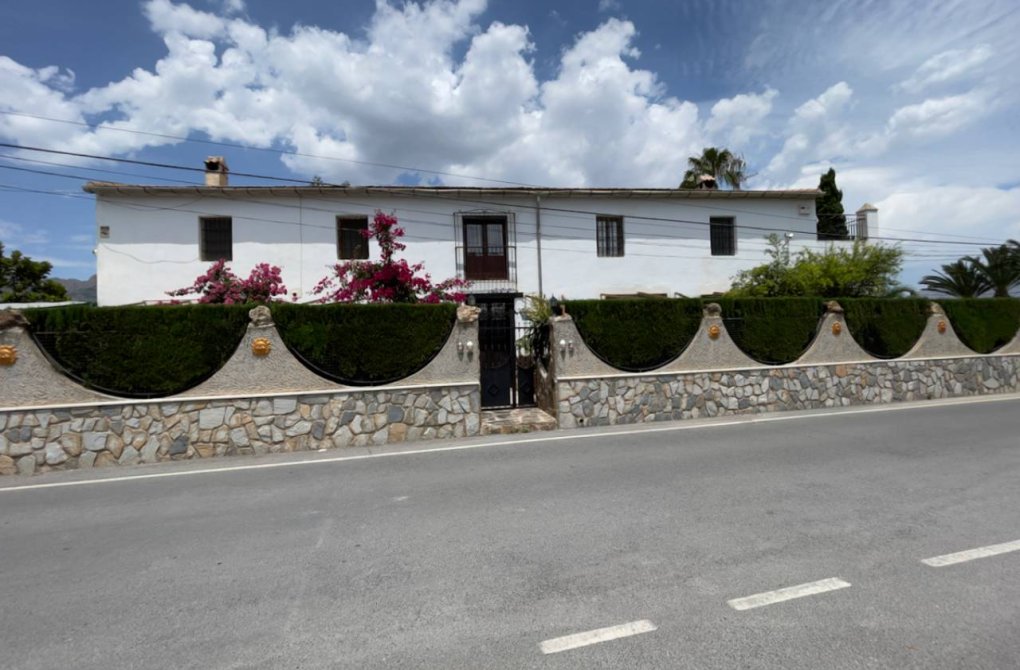 Reventa - Finca / Propiedad en el campo - Orihuela